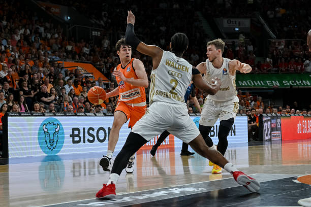 为何他会被 为何他会被