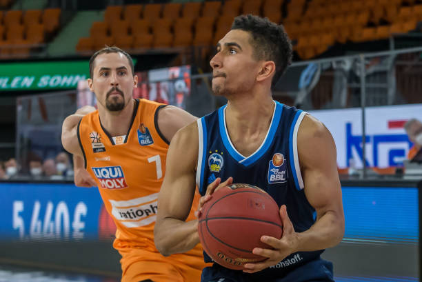 中的地位 中的地位