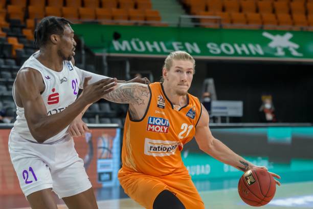 布恩迪亚的 布恩迪亚的