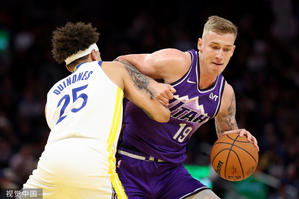 形成了鲜明 形成了鲜明