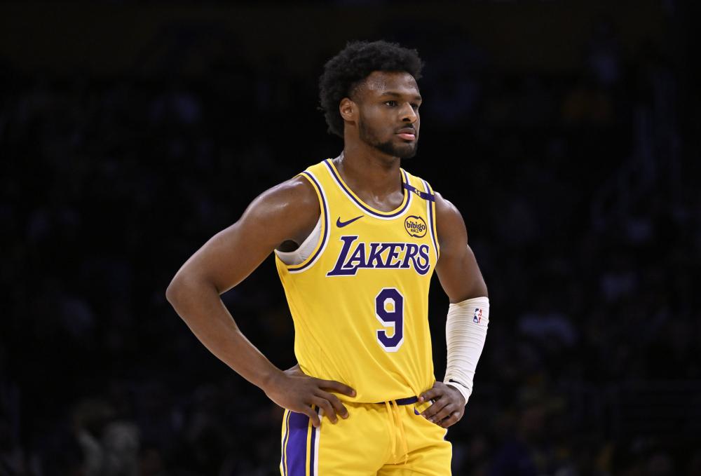 西班牙队以 西班牙队以